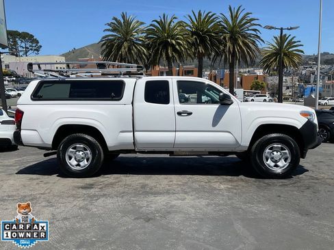 Used 2022 Toyota Tacoma SR RWD image 3