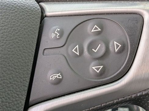 Used 2024 GMC Terrain SLE image 19