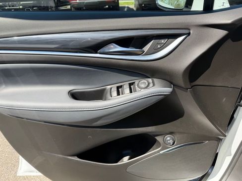 Used 2021 Buick Enclave Essence image 31