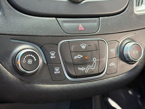 Used 2018 Chevrolet Malibu LT FWD image 20