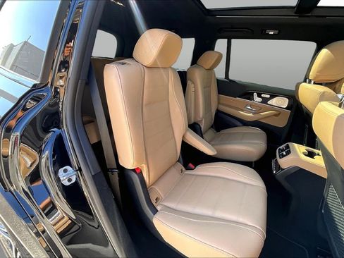 Used 2026 Mercedes-Benz GLS 450 4MATIC image 19