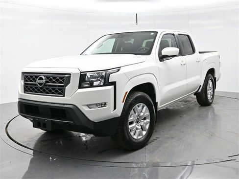 Used 2024 Nissan Frontier SV w/ SV Convenience Package image 3