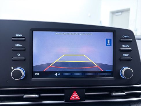 Used 2021 Hyundai Elantra SEL FWD image 4