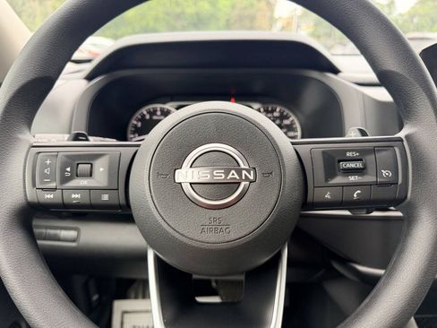 Used 2025 Nissan Pathfinder S FWD image 36