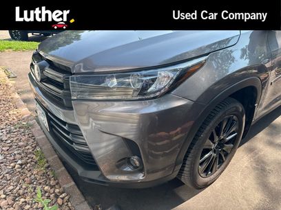 Used 2019 Toyota Highlander SE