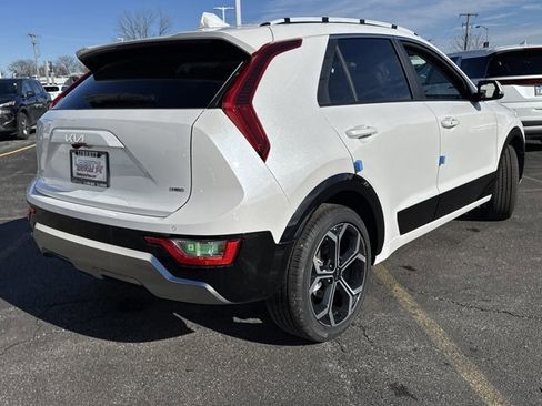 New 2025 Kia Niro EX Touring image 11