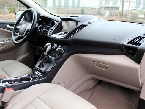 Used 2014 Ford Escape Titanium image 19