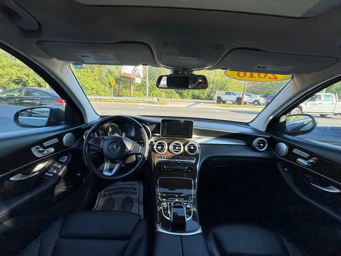 Used 2016 Mercedes-Benz GLC 300 4MATIC w/ Premium Package image 11