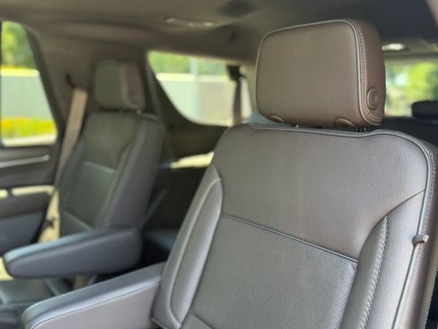 Used 2021 GMC Yukon Denali w/ Denali Premium Package AWD/4WD image 19