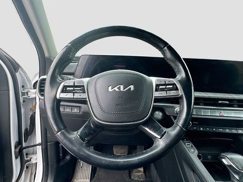 Used 2023 Kia Telluride EX w/ EX Captain's Chair Package image 10