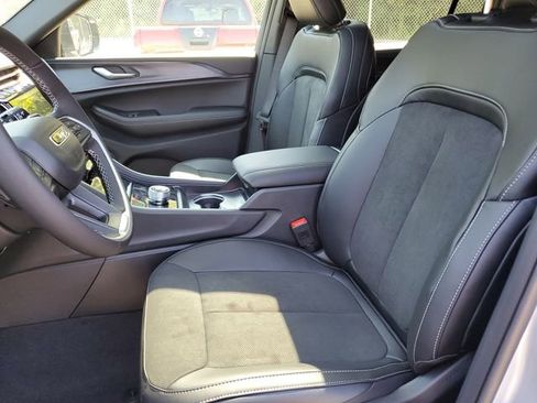 New 2025 Jeep Grand Cherokee L Altitude image 14