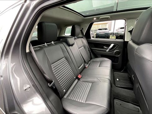 Used 2025 Land Rover Discovery Sport S image 30