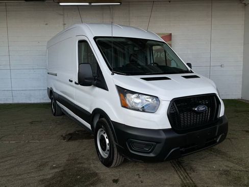 Used 2022 Ford Transit 150 Medium Roof image 5