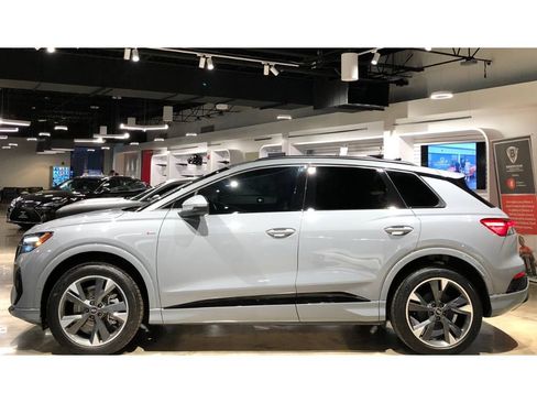 Used 2024 Audi Q4 e-tron Premium Plus w/ Premium Plus image 8