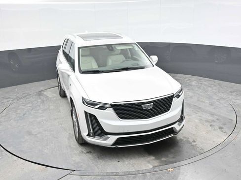 Used 2024 Cadillac XT6 Premium Luxury w/ Technology Package AWD/4WD image 32