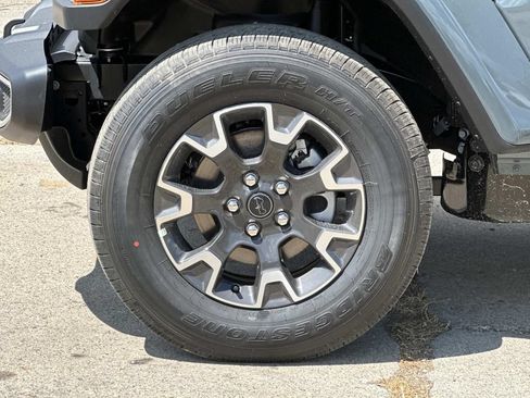 New 2026 Jeep Gladiator Sport AWD/4WD image 8