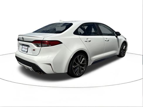 Used 2021 Toyota Corolla SE FWD image 3
