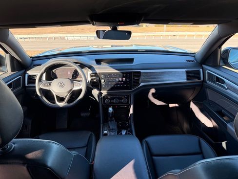 Used 2022 Volkswagen Atlas Cross Sport SE image 27