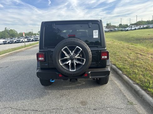 Used 2024 Jeep Wrangler Sport S w/ Convenience Group image 9