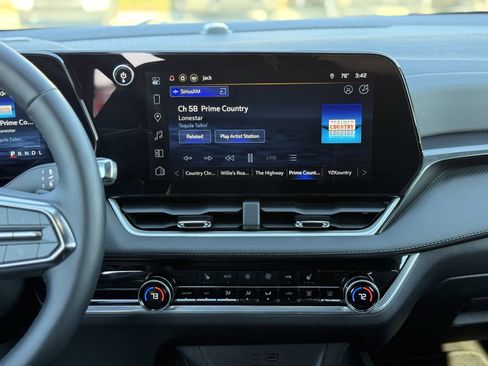 Used 2026 Chevrolet Equinox LT w/ Convenience Package II image 27