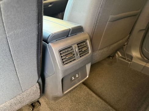 Used 2025 Nissan Rogue SV FWD image 24
