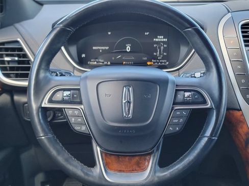 Used 2019 Lincoln Nautilus Reserve AWD/4WD image 32