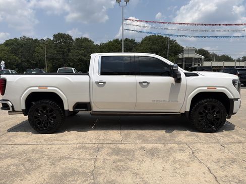 Used 2024 GMC Sierra 2500 Denali Ultimate w/ Max Trailering Package AWD/4WD image 5