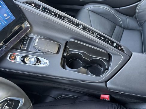 Used 2024 Chevrolet Corvette Stingray Preferred Cpe w/ Z51 Performance Package image 23