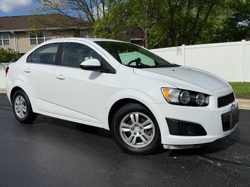 Used 2016 Chevrolet Sonic LT FWD image 1