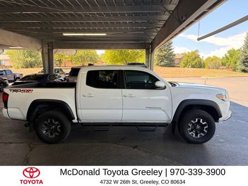 Used 2019 Toyota Tacoma TRD Off-Road w/ Technology Package AWD/4WD image 4