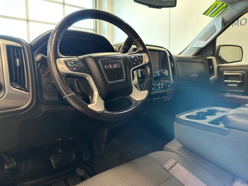 Used 2017 GMC Sierra 1500 SLE w/ SLE Value Package AWD/4WD image 9