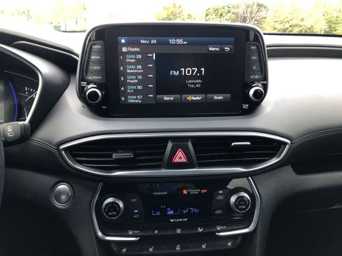 Used 2019 Hyundai Santa Fe AWD image 29