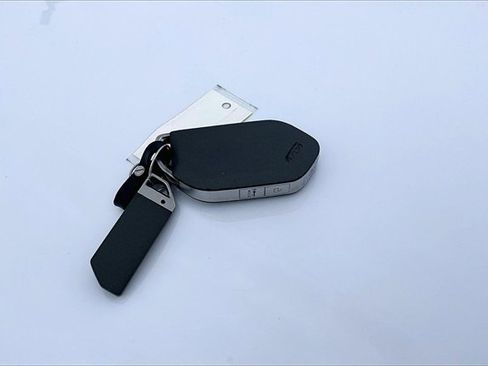 Certified 2025 Kia Sorento S w/ Panoramic Sunroof Package image 10