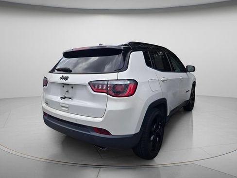 Used 2020 Jeep Compass Latitude FWD image 5