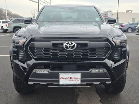 Used 2024 Toyota Tacoma TRD Off-Road image 3