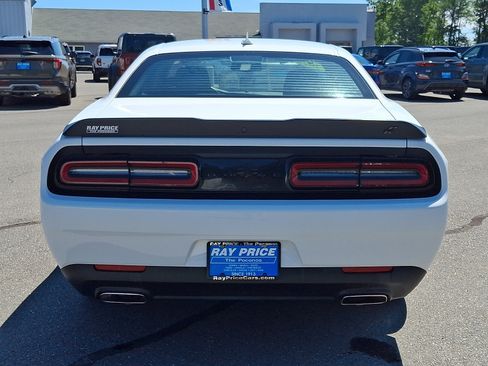 Used 2022 Dodge Challenger SXT w/ Driver Convenience Group AWD/4WD image 5