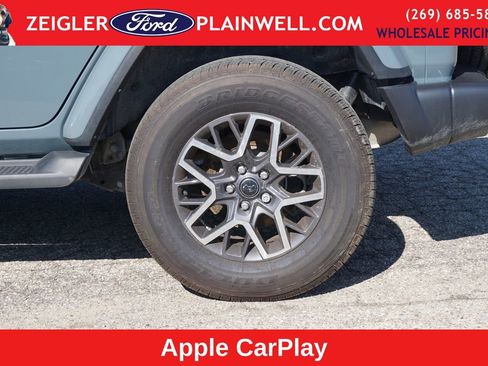 Used 2024 Jeep Wrangler Unlimited Sahara AWD/4WD image 9