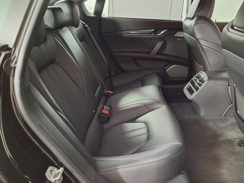 Used 2021 Maserati Quattroporte S GranSport image 11