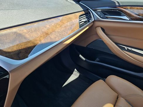 Used 2020 BMW 530i w/ Premium Package RWD image 26