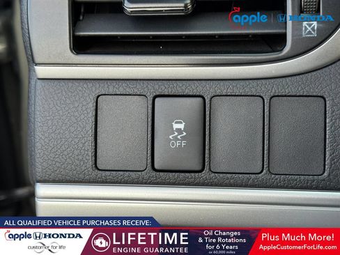 Used 2014 Toyota Camry LE FWD image 22