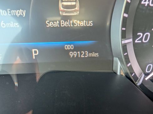 Used 2023 Toyota Highlander XSE FWD image 17