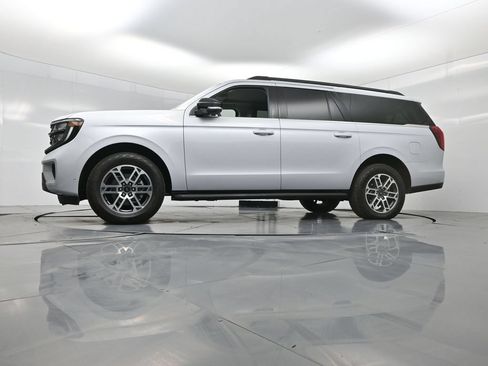 Used 2025 Ford Expedition Max Active AWD/4WD image 58