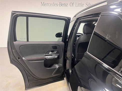 Used 2024 Mercedes-Benz EQB 250+ image 23