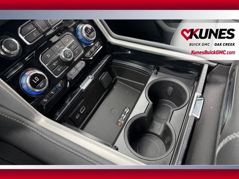 Used 2024 GMC Yukon Denali w/ Advanced Technology Package AWD/4WD image 25