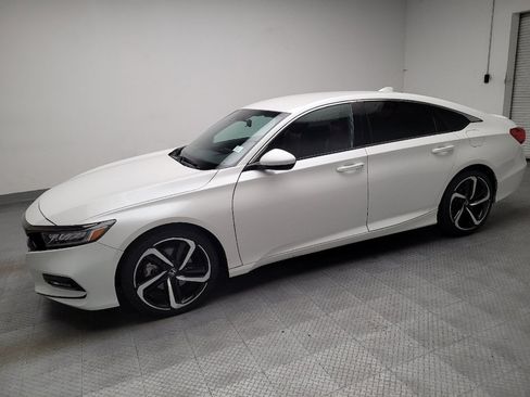 Used 2020 Honda Accord Sport image 2
