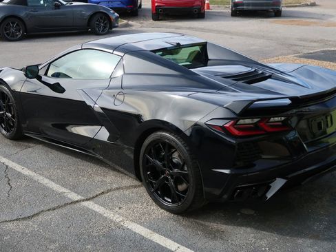 Used 2021 Chevrolet Corvette Stingray Premium Conv w/ Z51 Performance Package image 11
