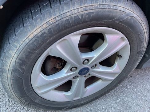 Used 2014 Ford Escape SE w/ Equipment Group 201A image 3