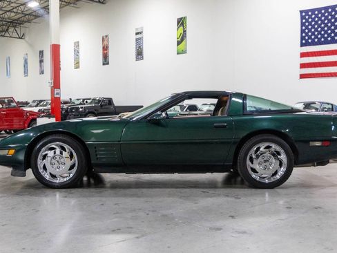 Used 1994 Chevrolet Corvette Coupe RWD image 4