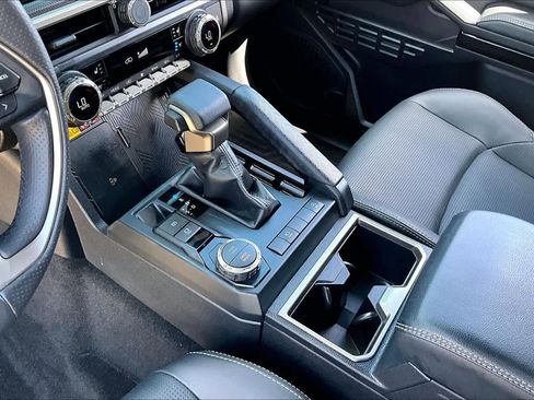 Certified 2025 Toyota 4Runner Limited image 17