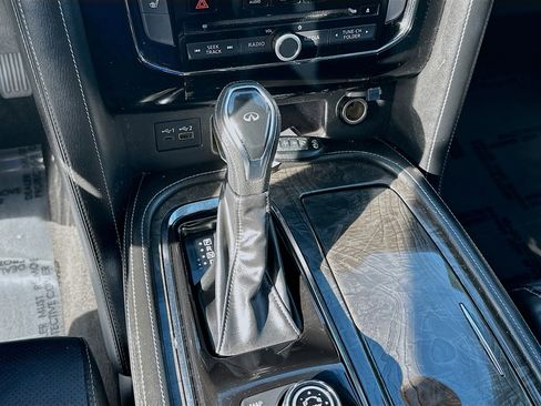 Used 2021 INFINITI QX80 Luxe image 16